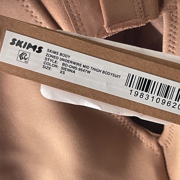 SKIMS BODY UNDERWIRE MID THIGH BODYSUIT  BD-ONS-9547W Sz X-Small Sienna Tan - Picture 4 of 5